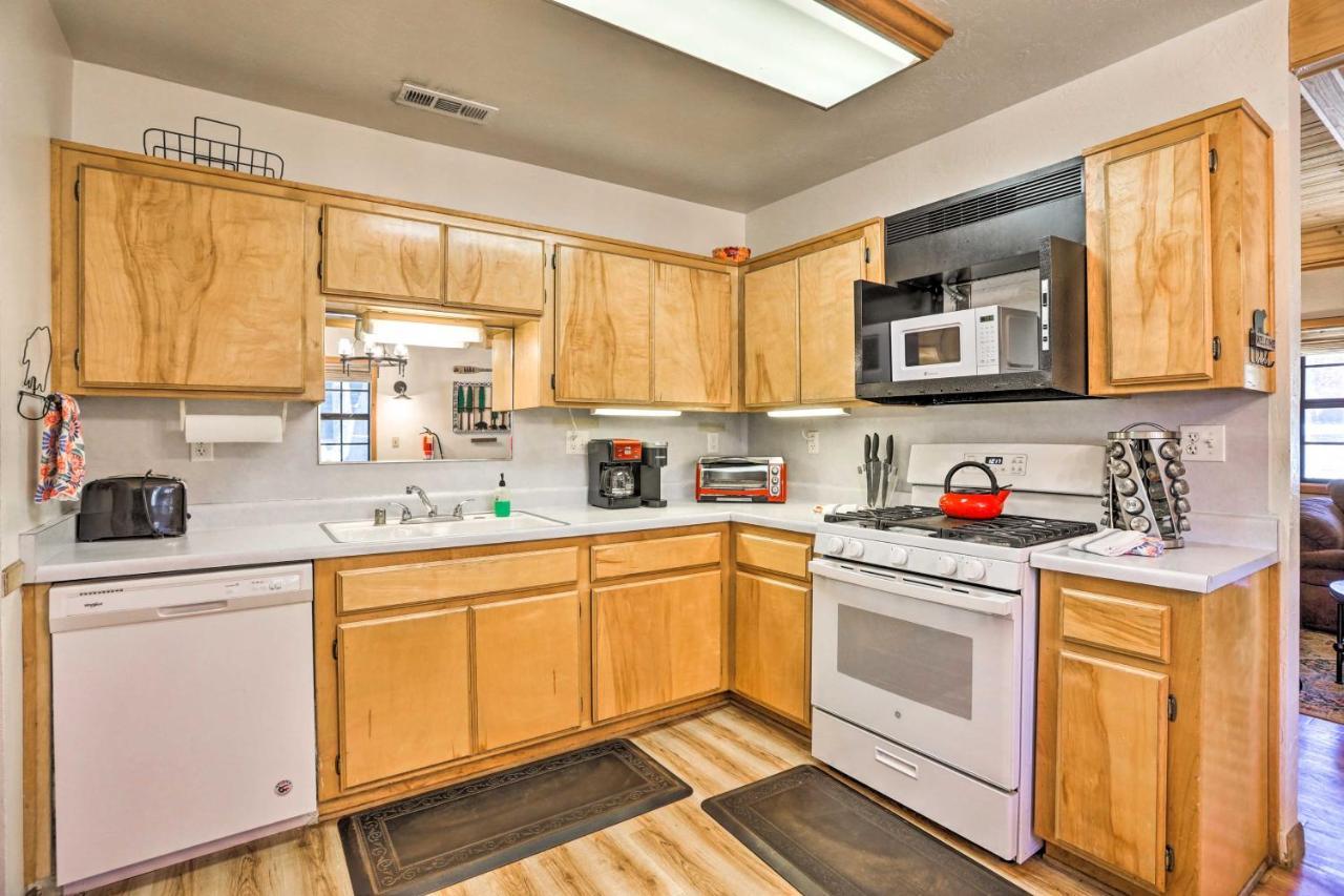 Big Bear Cabin With Deck And Hot Tub, Near Resorts! Big Bear Lake Esterno foto